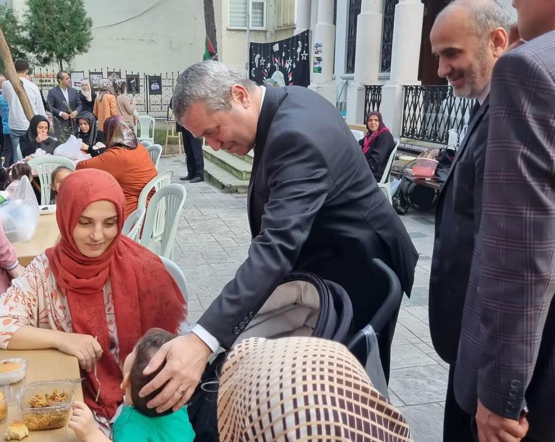 İLKADIM KAYMAKAMIMIZ ABDULKADİR DEMİR HAYIR ÇARŞISI KERMESİNE KATILDI 